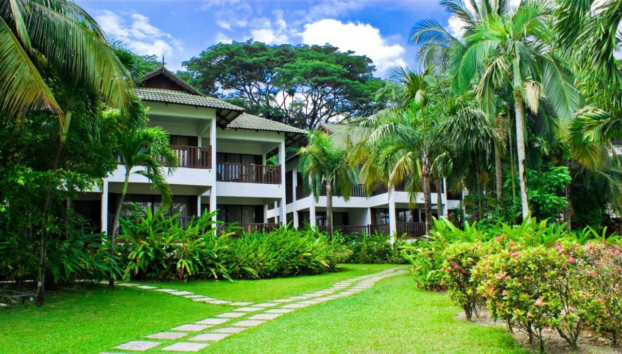 Mines Beach Resort Hotel Сери-Кембанган Экстерьер фото