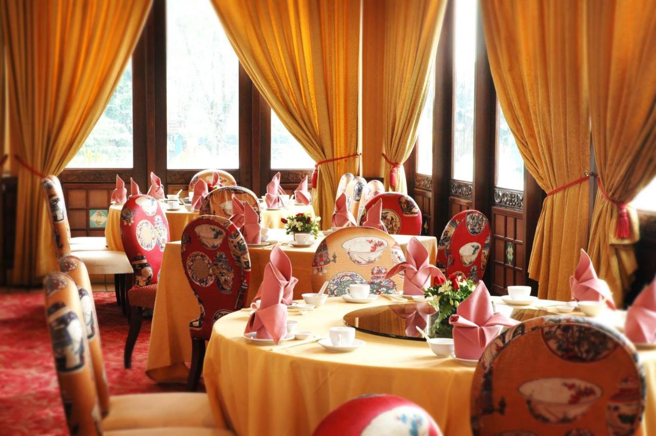Mines Beach Resort Hotel Сери-Кембанган Экстерьер фото