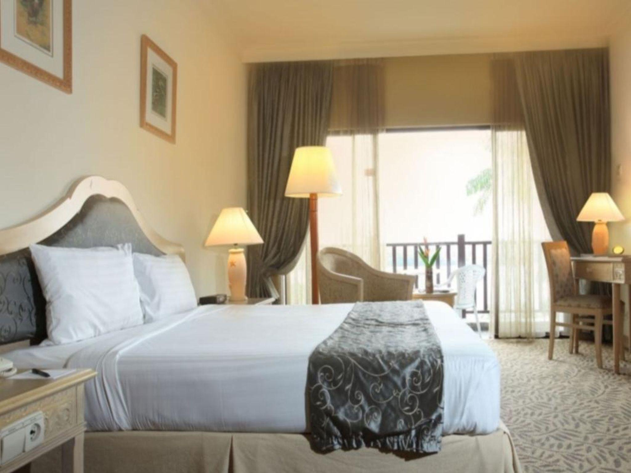 Mines Beach Resort Hotel Сери-Кембанган Экстерьер фото