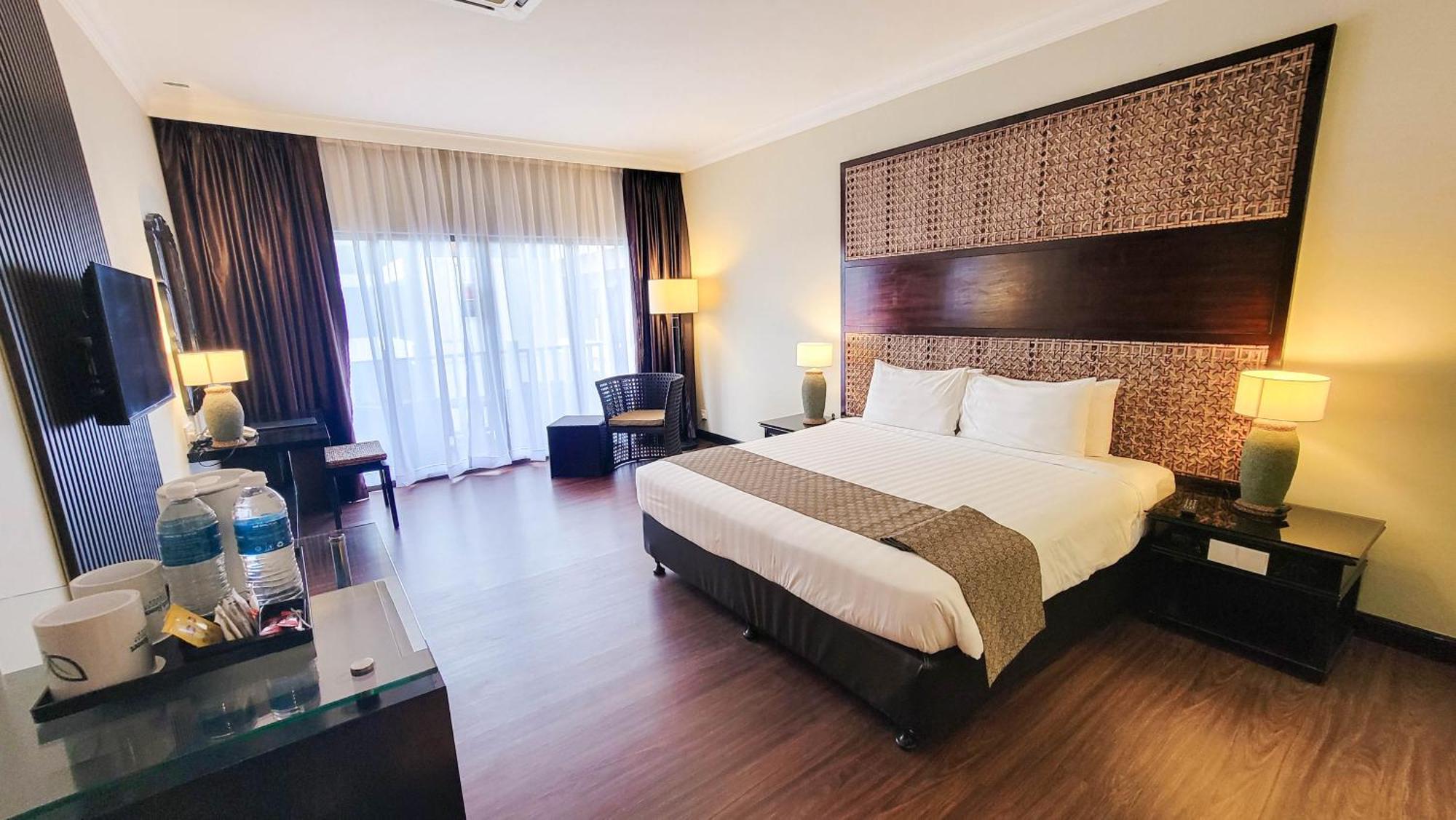 Mines Beach Resort Hotel Сери-Кембанган Экстерьер фото