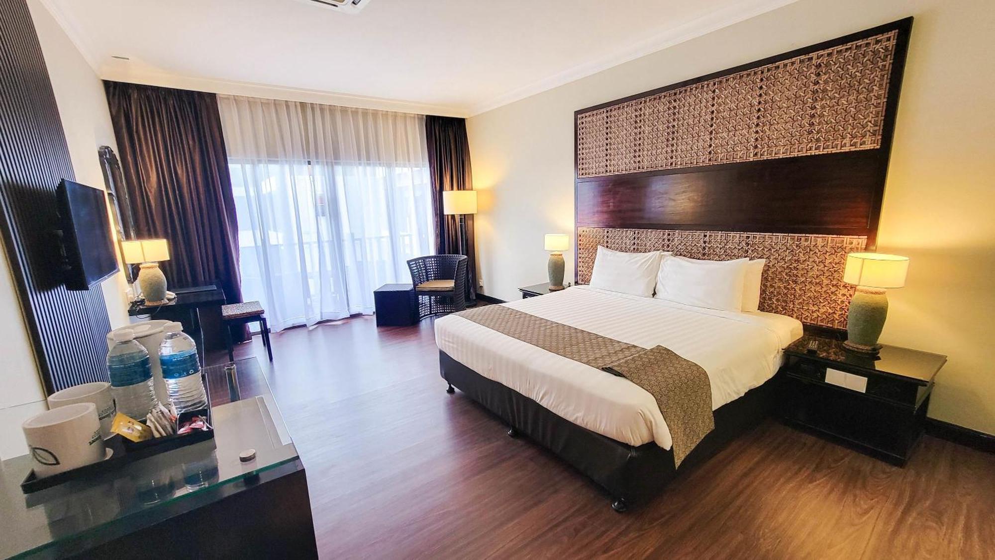 Mines Beach Resort Hotel Сери-Кембанган Экстерьер фото